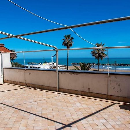 Appartamento Di Antonio Fronte Mare Montesilvano Marina Kültér fotó