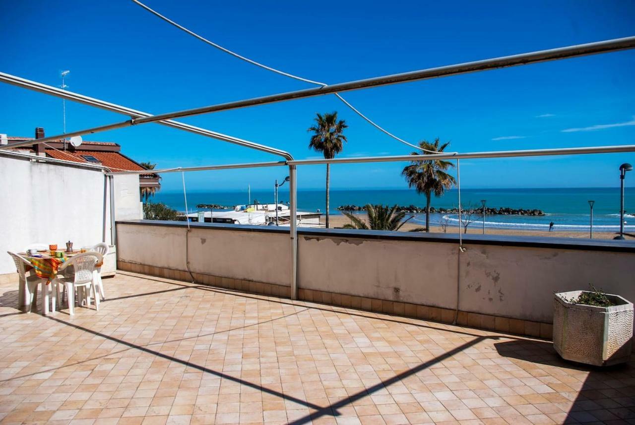 Appartamento Di Antonio Fronte Mare Montesilvano Marina Kültér fotó