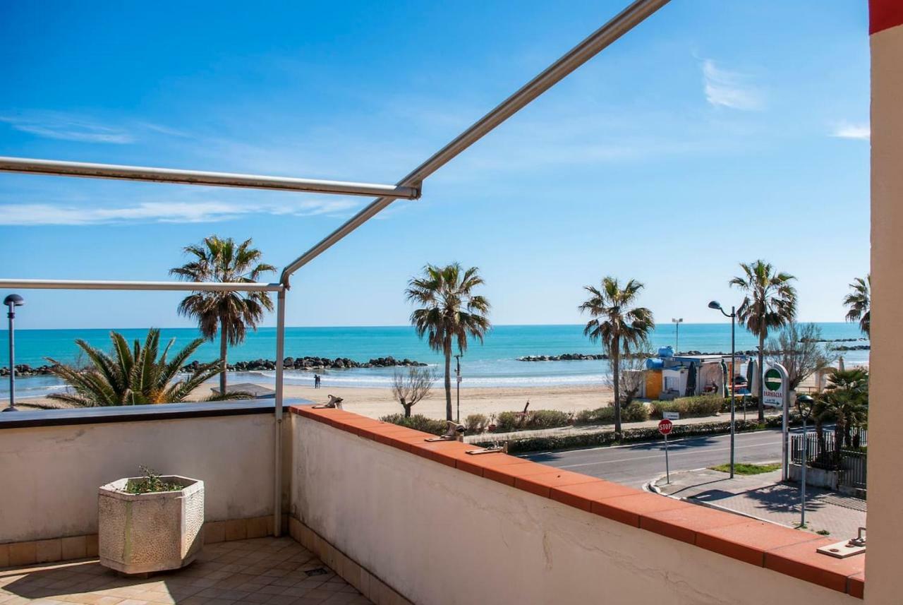 Appartamento Di Antonio Fronte Mare Montesilvano Marina Kültér fotó