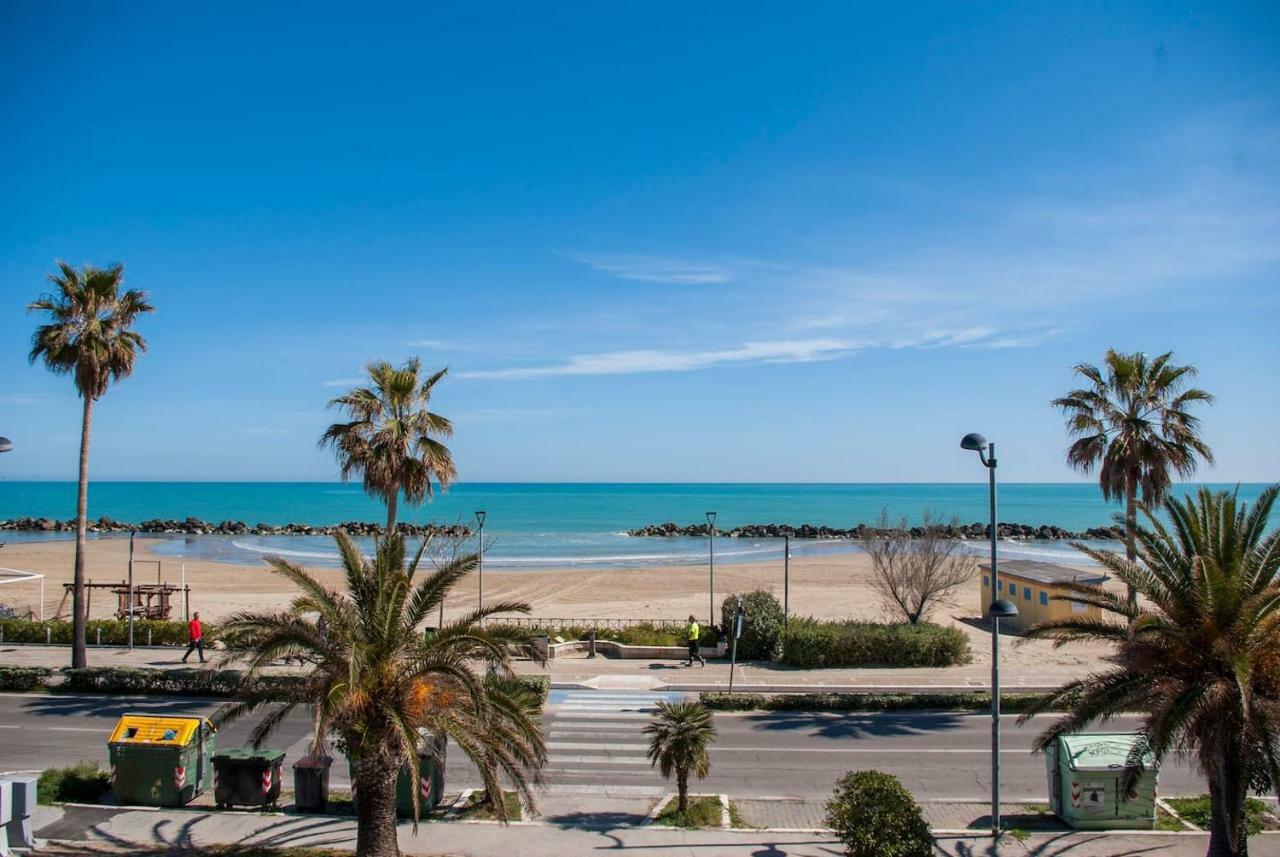 Appartamento Di Antonio Fronte Mare Montesilvano Marina Kültér fotó